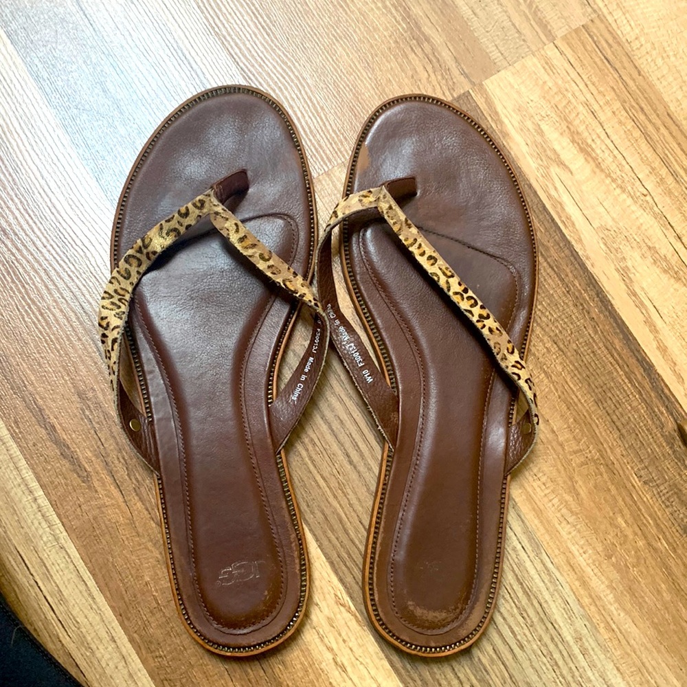 Ugg flip flops!